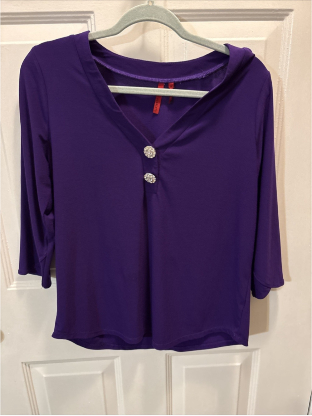 Love Scarlett Top Women’s Purple 3/4 Sleeves Rhinestone Buttons V-Neck Neck 1007 - Picture 1 of 8